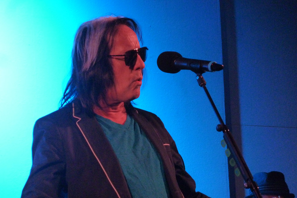 ToddRundgren2013-07-17GovernorHindmarshHotelAdelaideAustralia (2).jpg